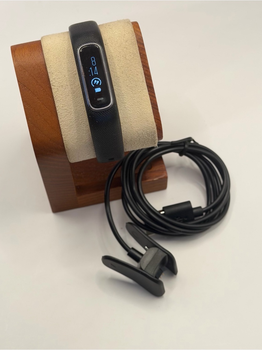 Garmin Vivosmart 4, Tested, Good, Charger Included, Smartwatch, Black
